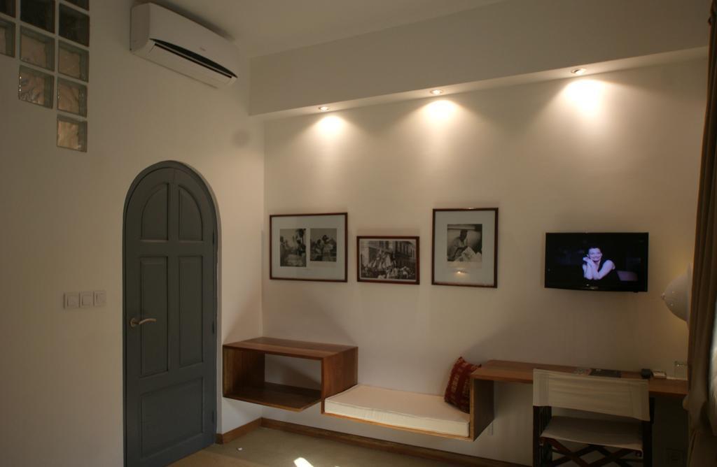 Hotel La Residence Сент Луис Екстериор снимка