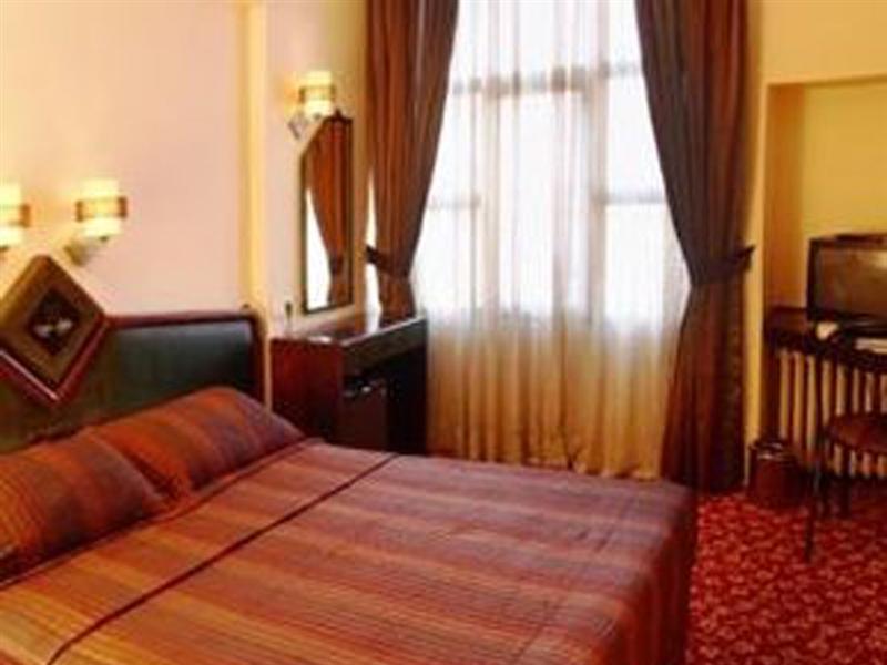 Hotel La Residence Сент Луис Екстериор снимка