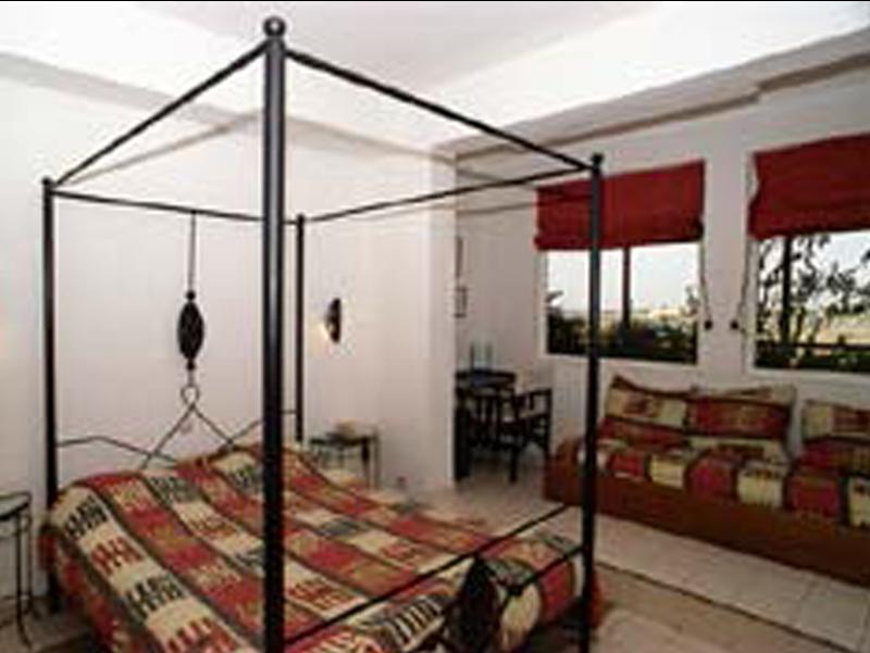 Hotel La Residence Сент Луис Екстериор снимка