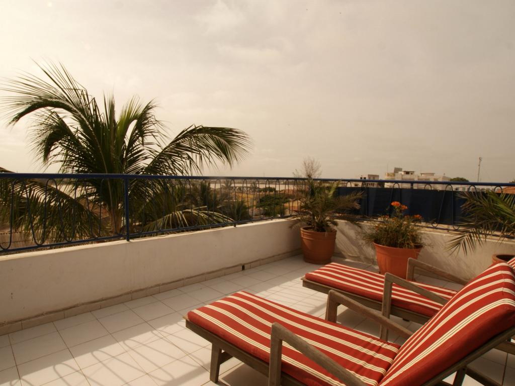 Hotel La Residence Сент Луис Екстериор снимка