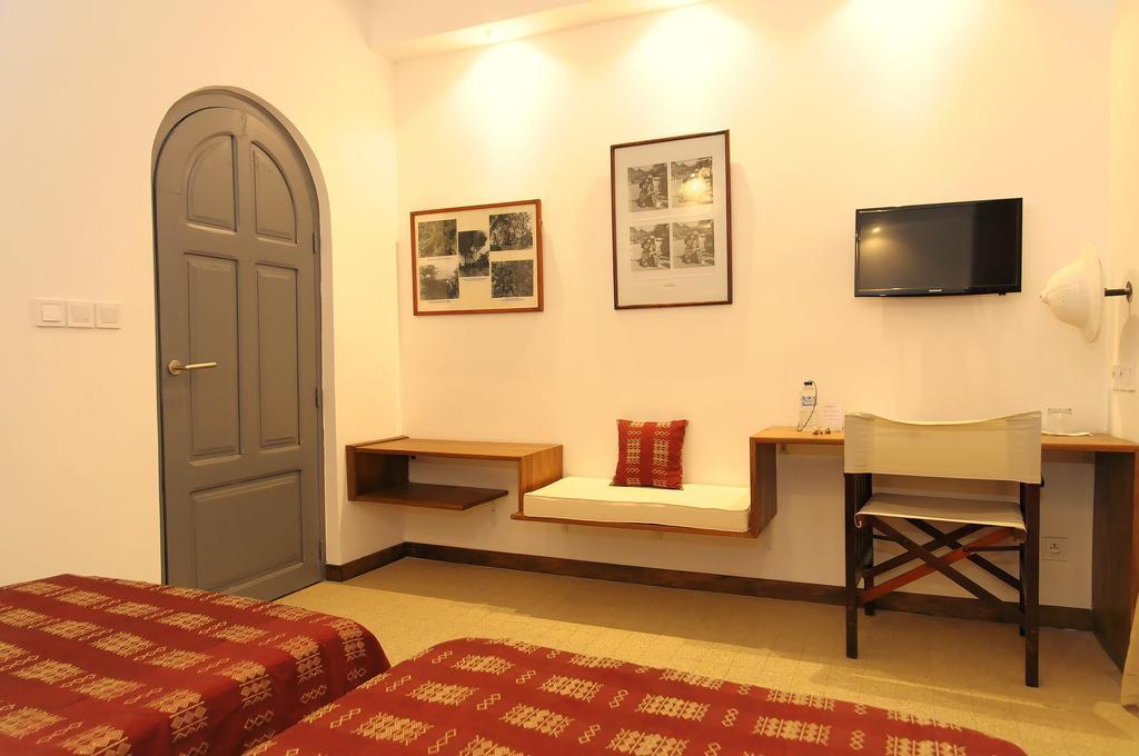Hotel La Residence Сент Луис Екстериор снимка