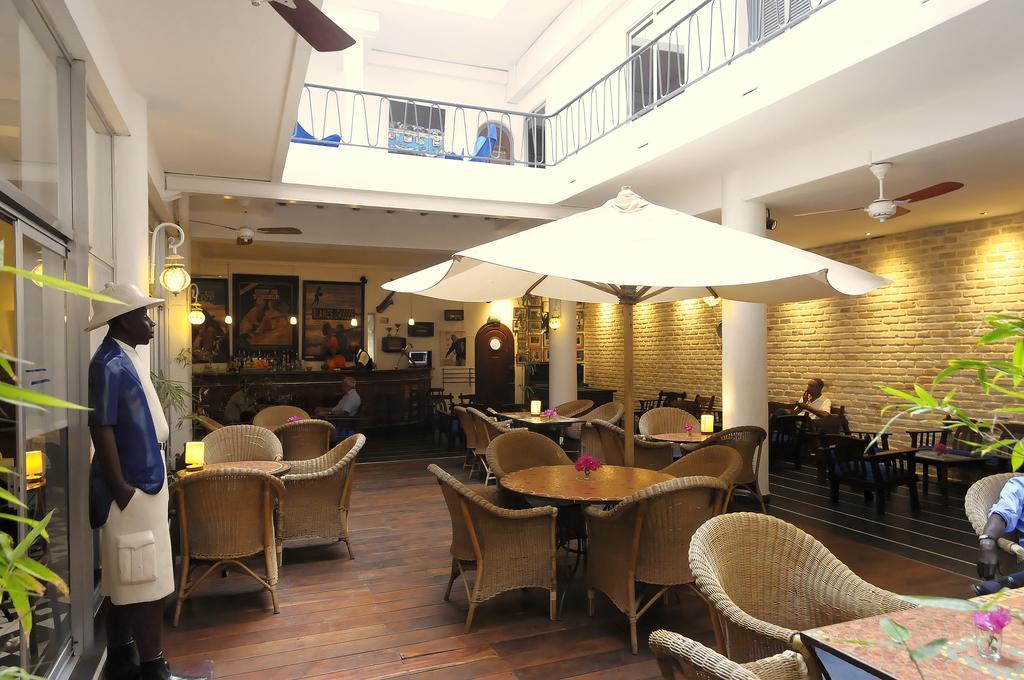 Hotel La Residence Сент Луис Екстериор снимка