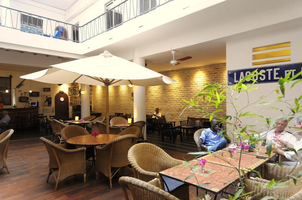 Hotel La Residence Сент Луис Екстериор снимка