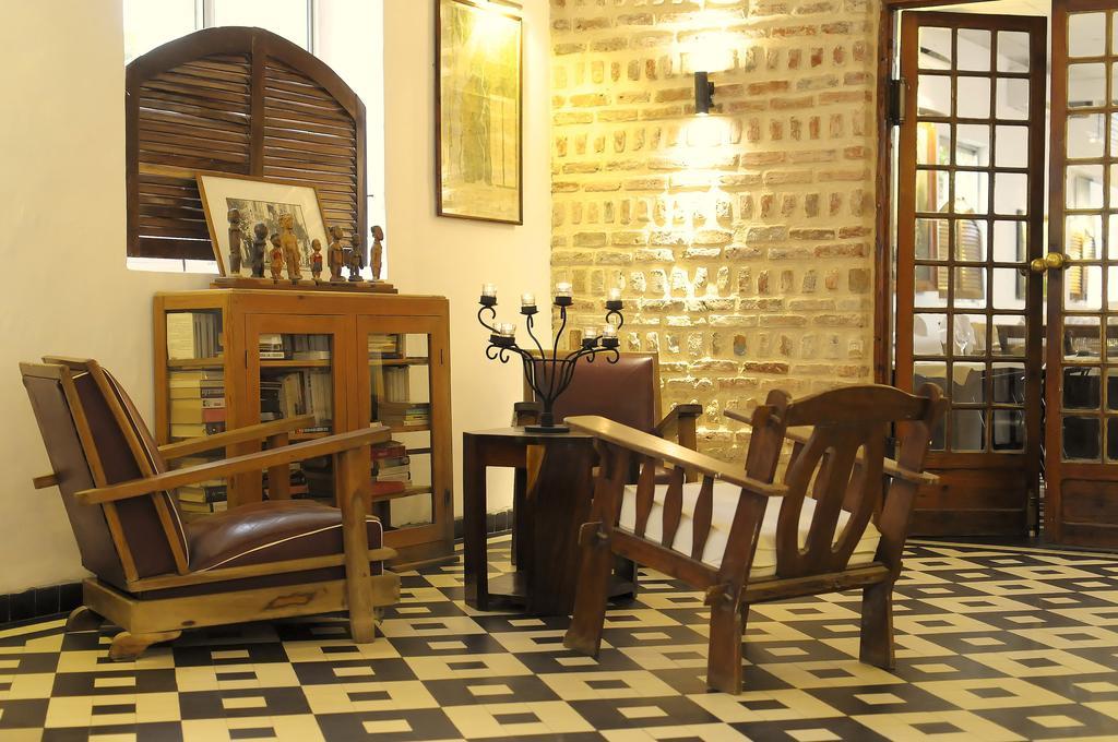 Hotel La Residence Сент Луис Екстериор снимка