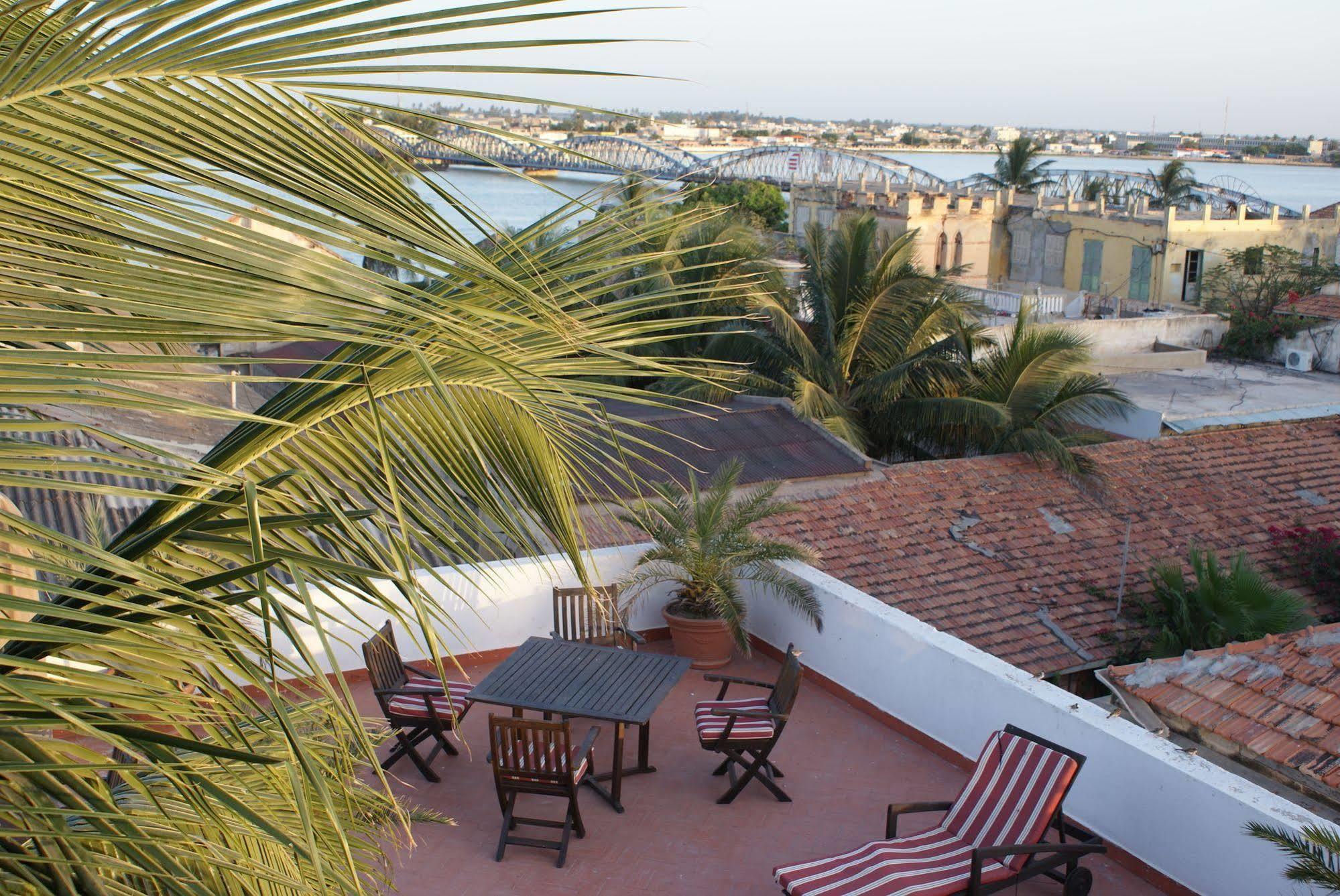 Hotel La Residence Сент Луис Екстериор снимка